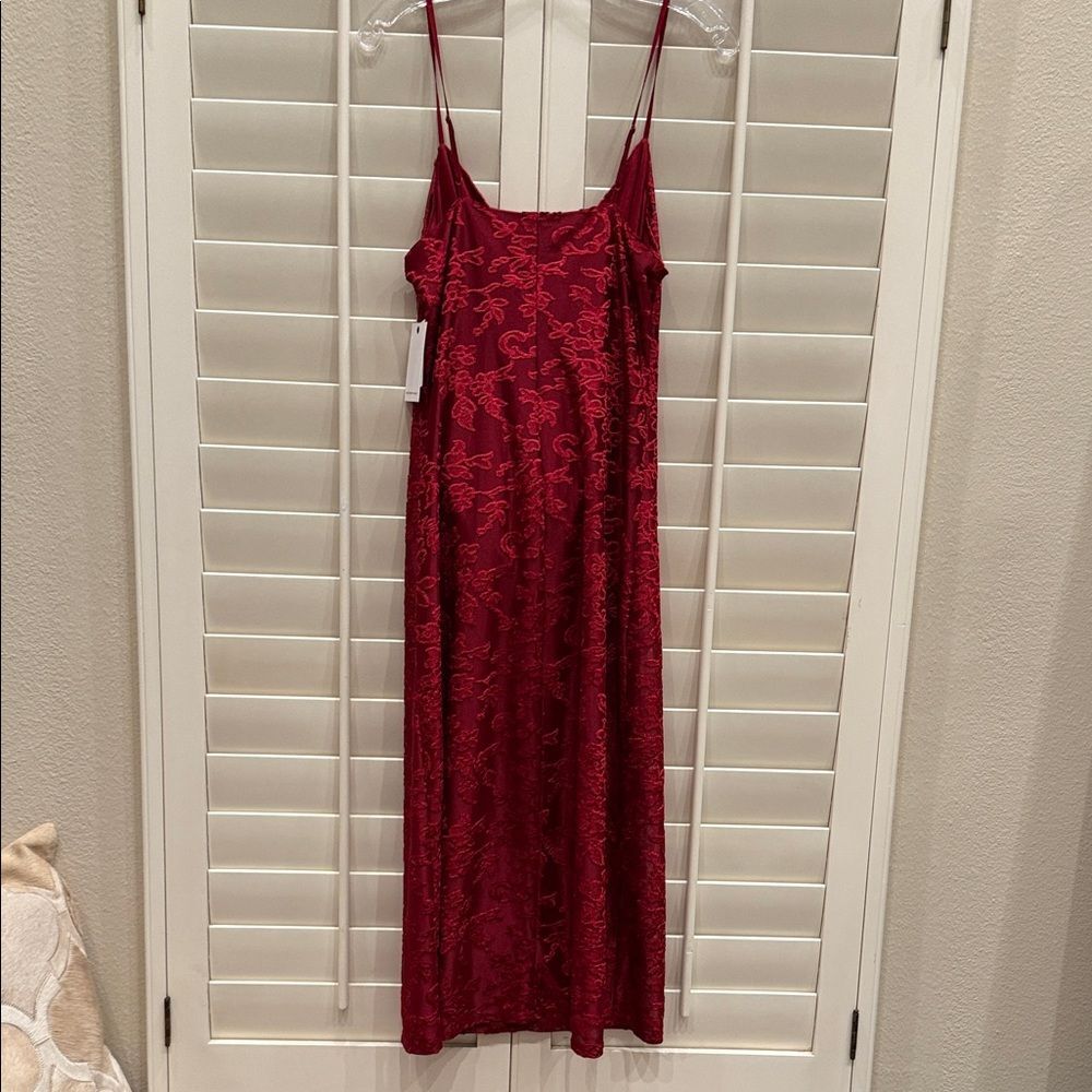 Elegant Red Floral Lace Dress - Picture 5 of 5